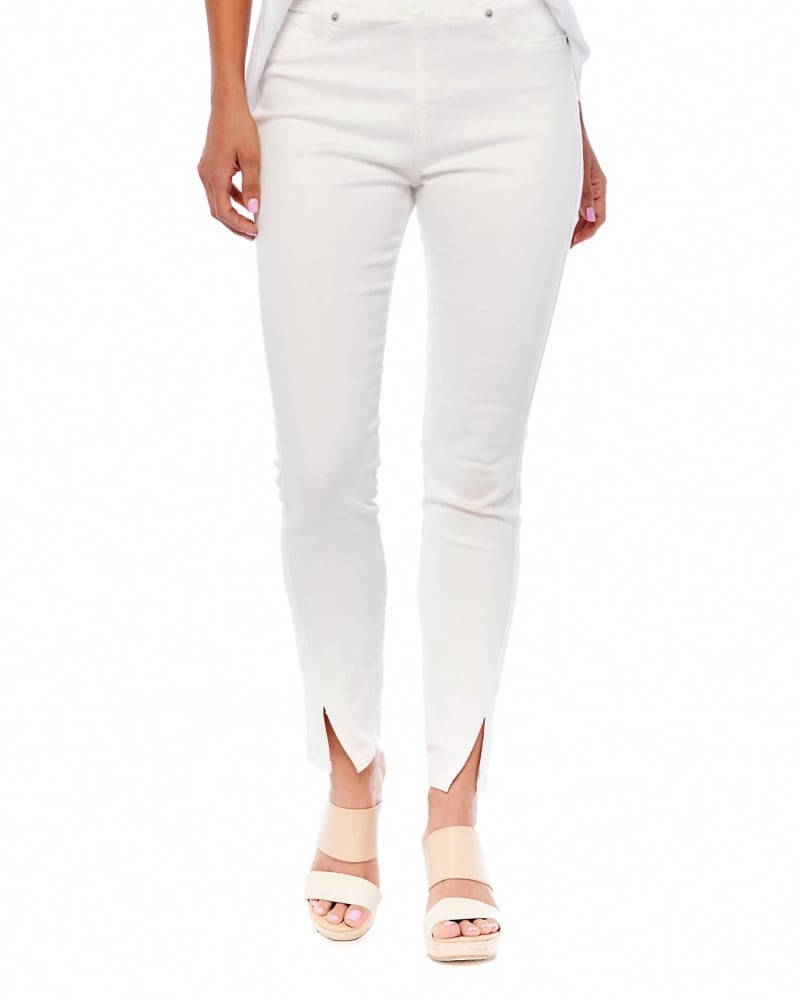 Front of a model wearing a size Large Fyre Split Hem Jeans in White in White by mudpie. | dia_product_style_image_id:337636